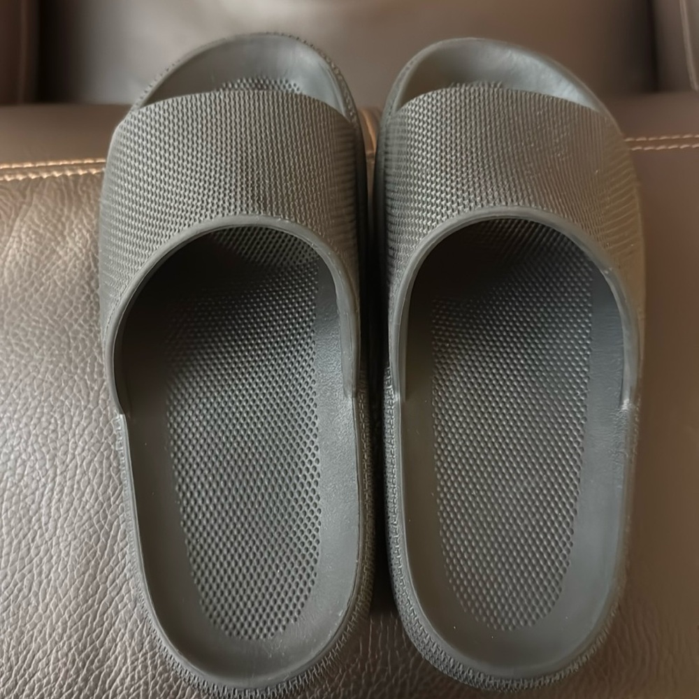 Victoria’s Secret slides EUC
